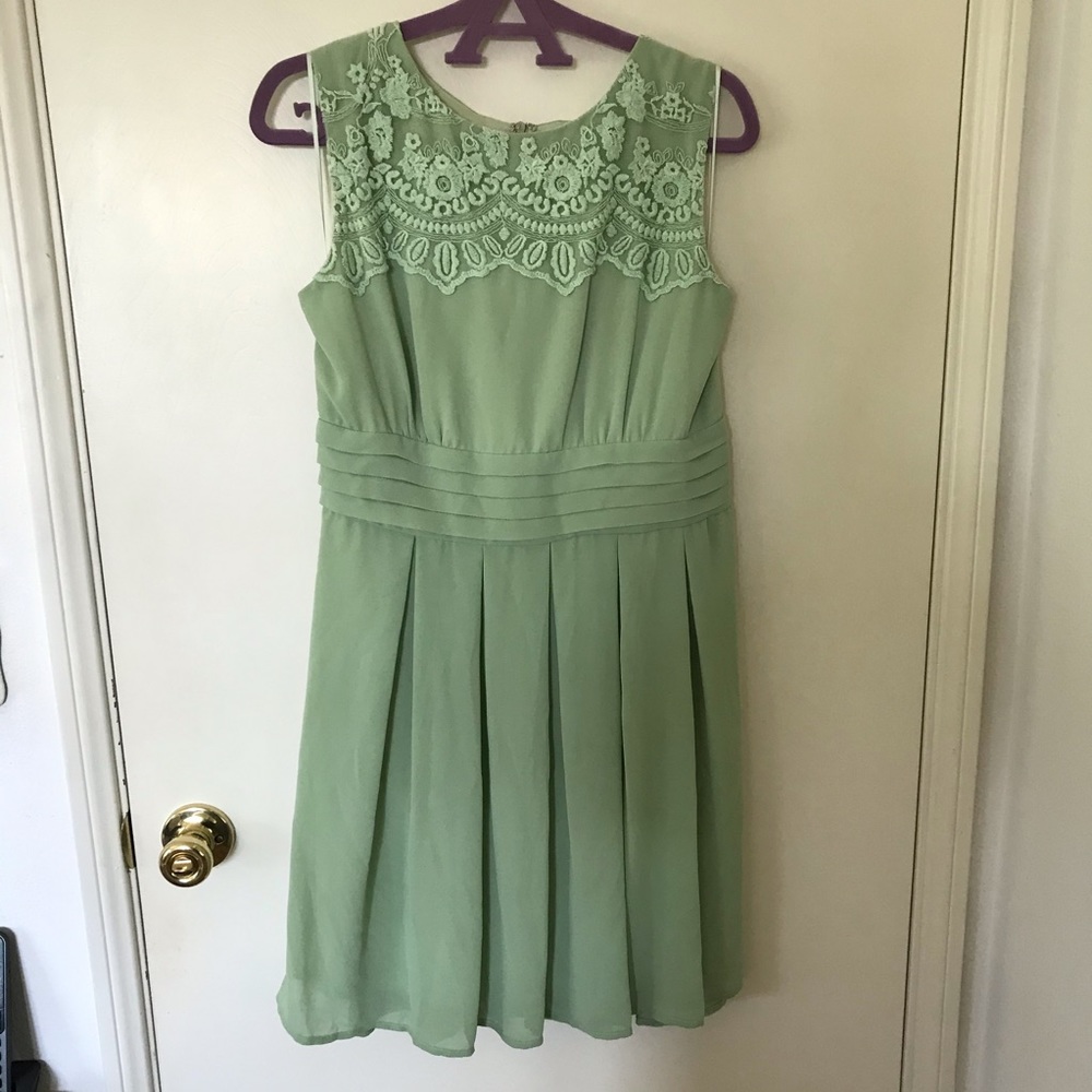 Embroidery top chiffon sleeveless dress